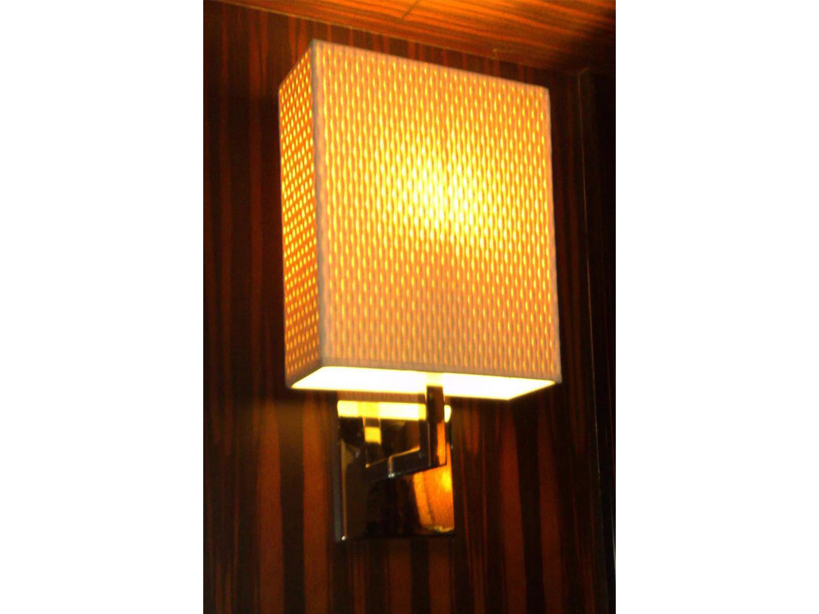 Hotel Guestroom Wall Lamp